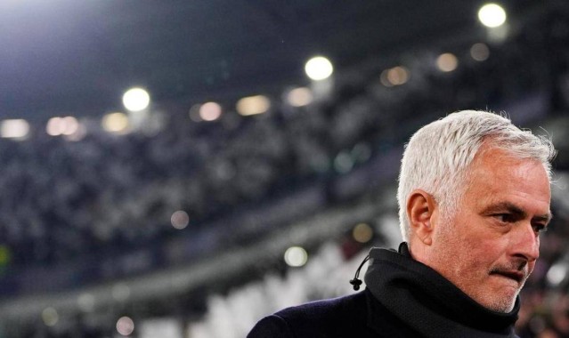 7场输5场，穆里尼奥低头认输，他的战术真的过时了？尤文2-0完胜晋级