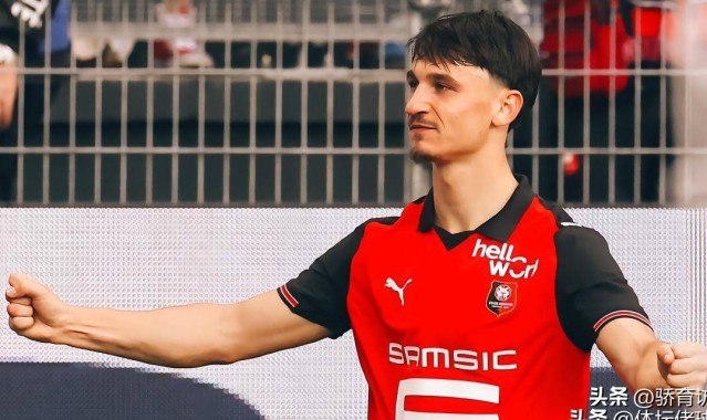 20岁丧父被母队放弃！从法丁到法甲射手榜首，上演足坛励志故事
