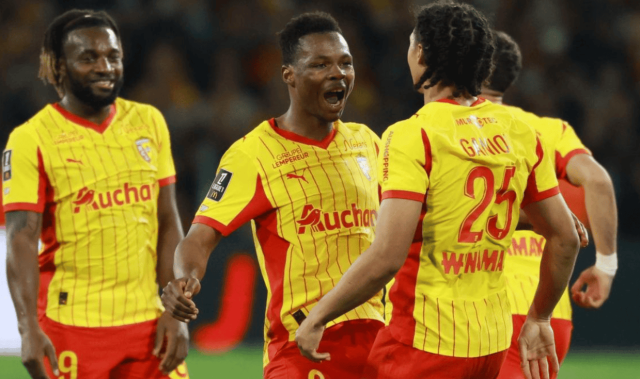 神剧情：0-2到3-2，法甲第2奇迹逆袭，惊险绝杀，只落后大巴黎1分