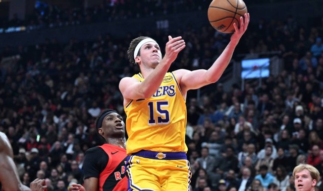 湖人计划给里夫斯5年2.4亿顶薪合同 同时追求字母哥