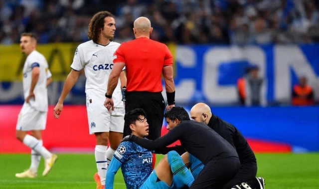 欧冠淘汰赛开局就显锋芒，马竞半小时4比1领先热刺，热刺防线暴露且马竞进攻高效让局势难以逆转