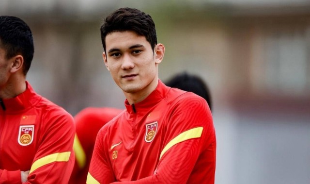 成都蓉城击败国安登顶中超！锋霸拜合拉木官宣赴德甲多特，但传言遭辟谣