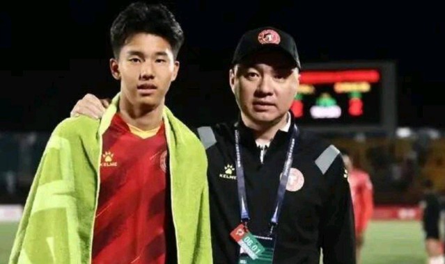 曾被英超豪门看中却转投塞尔维亚，名宿之子这选择让球迷直呼聪明