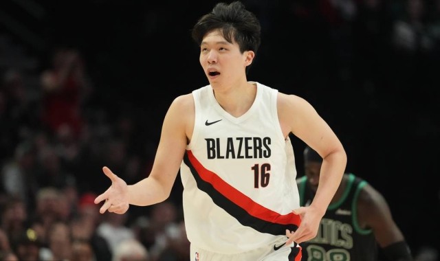 杨翰森连场爆发后被开拓者官宣召回 战湖人有望登场？