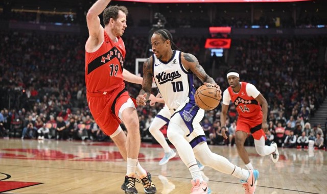 阿丘瓦28+19德罗赞28分 博伊尔斯空砍20分国王胜猛龙