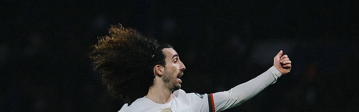 欧冠巴黎5比2切尔西，蓝军两度扳平韧性足，门将出错葬送好局